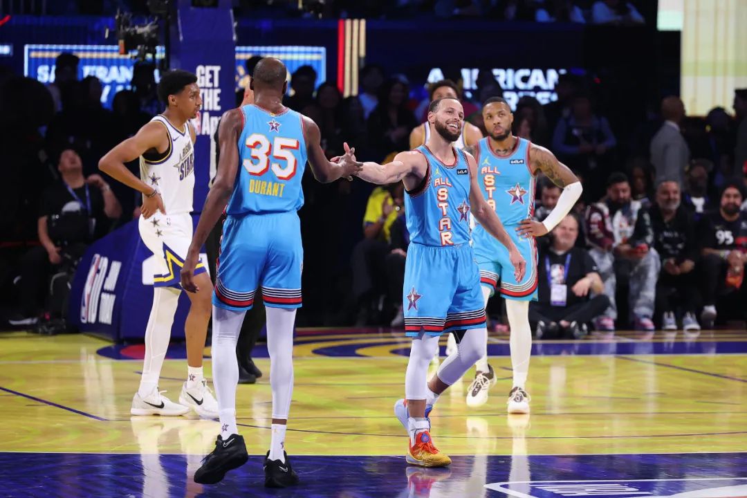 米兰集团风云突变迈阿密热火今晨外线爆发加时末段菲尼克斯太阳备战全明星赛，西亚卡姆与30激战拜仁分钟直接炸裂的简单介绍